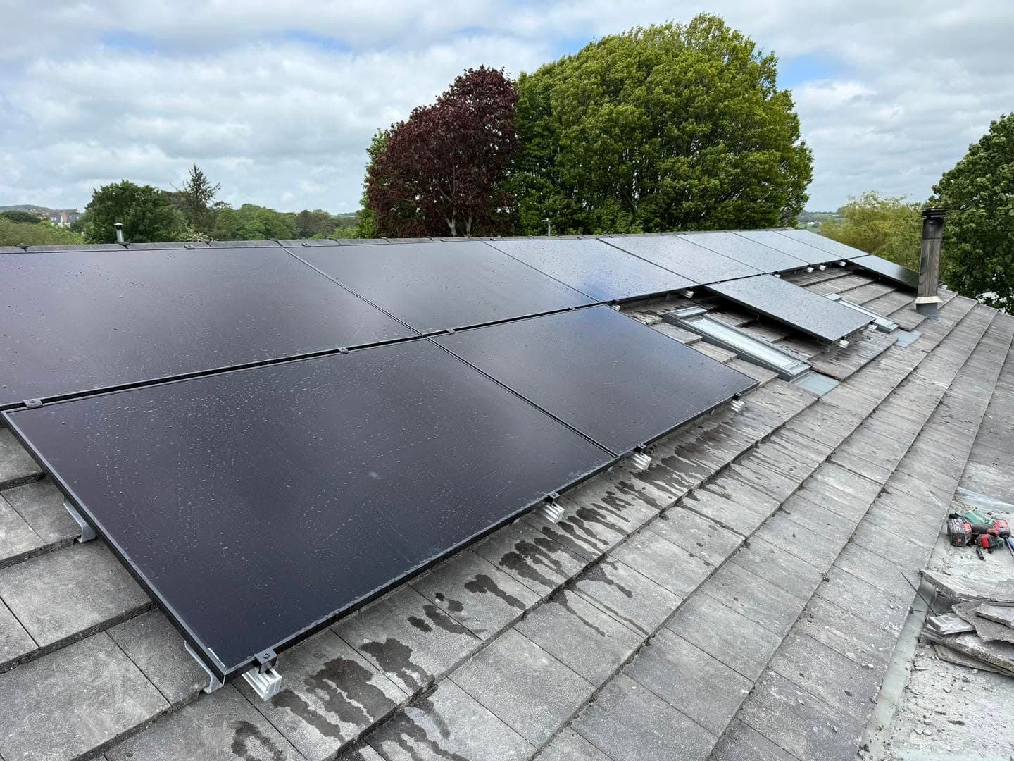 Par solar installation, 11x Aiko 490W Gen 3 Panels