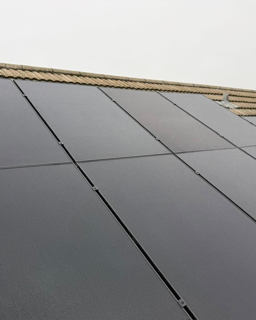 St Austell solar installation, 10x Aiko Neostar 475W Panels